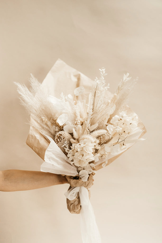 maxi dried flower bouquet
